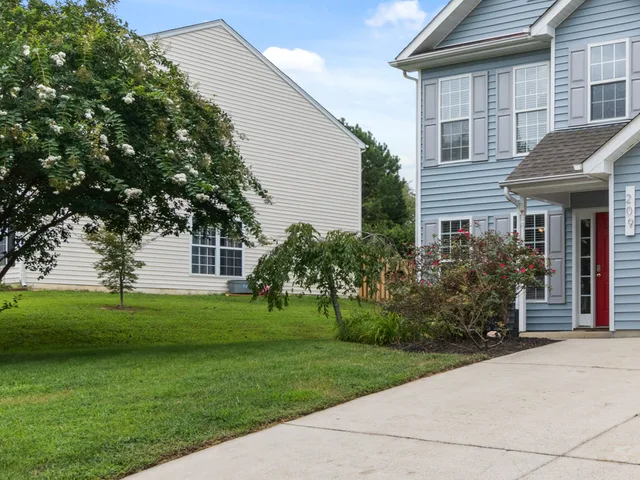 How Often Should You Pressure Wash a Driveway on the Peninsula?