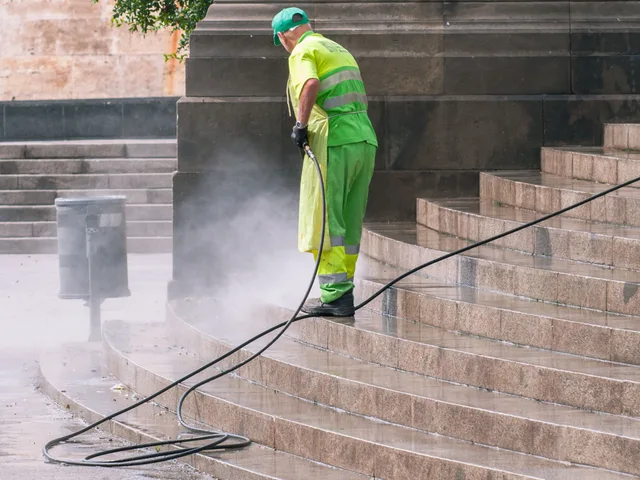 Commercial Pressure Washing