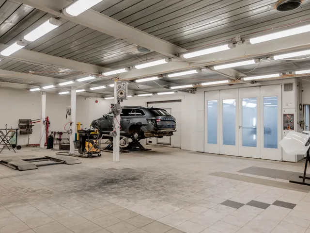 Mechanic Shop & Auto Service Area Cleaning